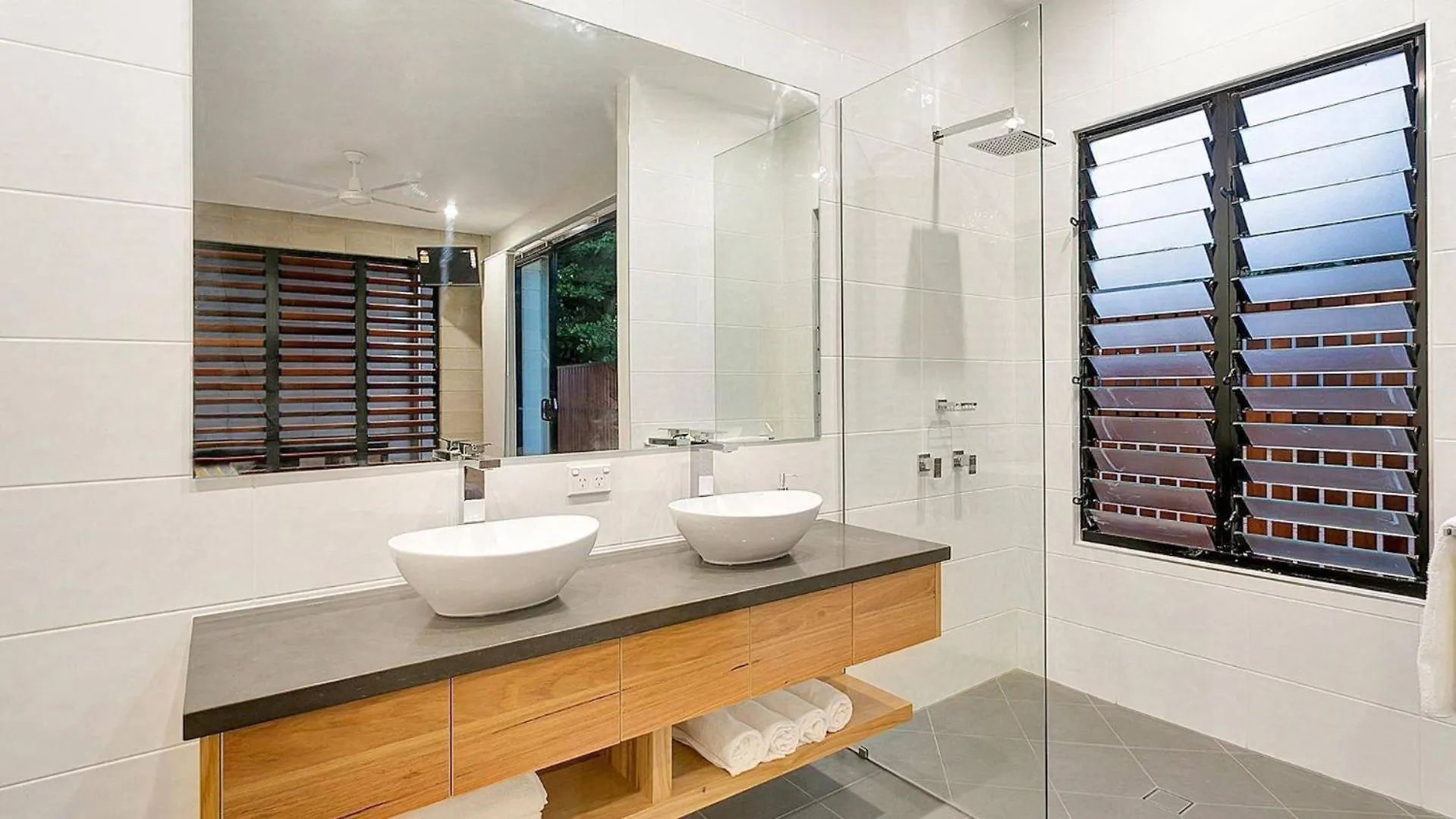 Clifton Beach House - Clifton Beach 0*,  Australia